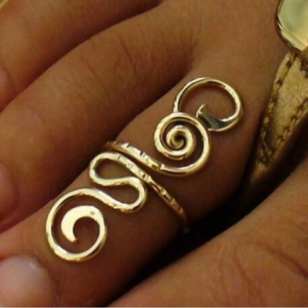 Bohemian toe ring N588